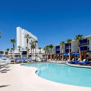 4* Курортный комплекс Tropicana Vegas A Doubletree By Hilton & Casino - Free Parking